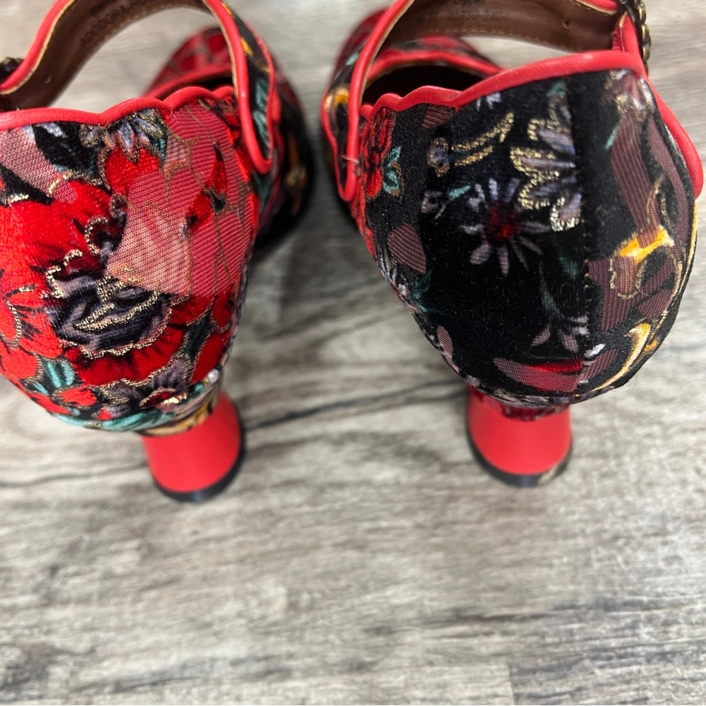 L-artiste Spring Step Velvet Red Floral Mary Jane Heels with Ankle Strap - Picture 7 of 7
